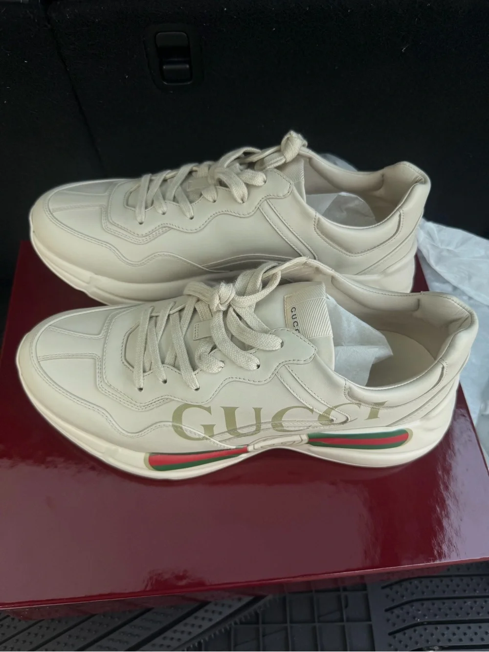 Gucci Men’s Cream Leather Sneakers with Green-Red Web